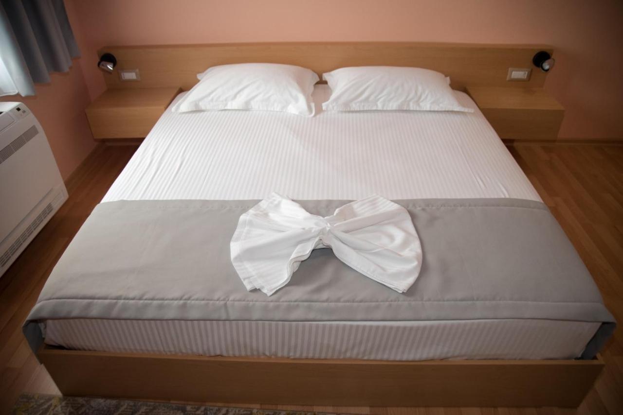 Elite Otel Pogradaş Oda fotoğraf