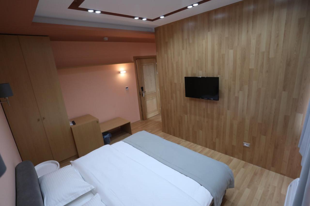 Elite Otel Pogradaş Dış mekan fotoğraf