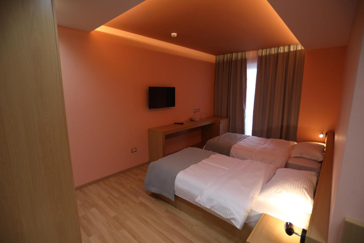 Elite Otel Pogradaş Dış mekan fotoğraf